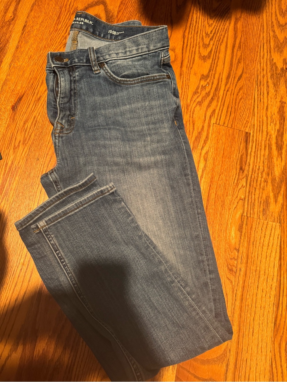 Banana Republic Men's Straight Jeans in Light Blue Wash